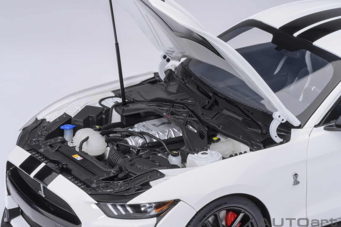Macheta auto Ford Mustang Shelby GT500 (Oxford White) 1:18 AutoArt