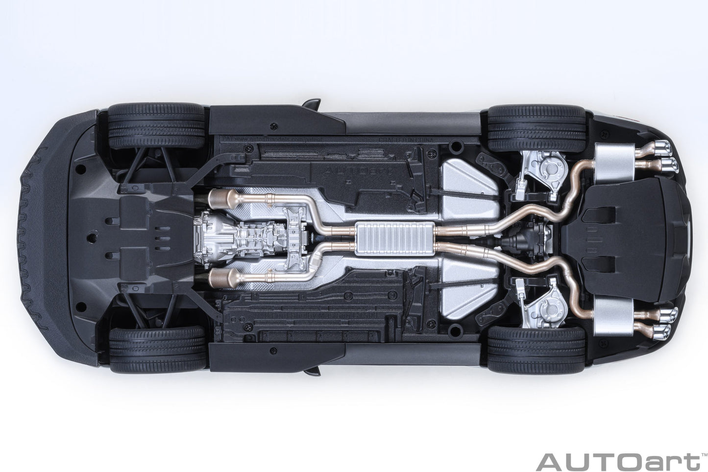 Model car Ford Shelby Mustang GT500 (Iconic Silver) 1:18 AutoArt