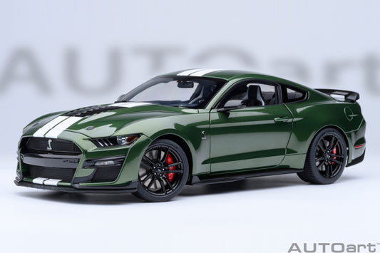 Model car Ford Mustang Shelby GT500 (Eruption Green) 1:18 AutoArt
