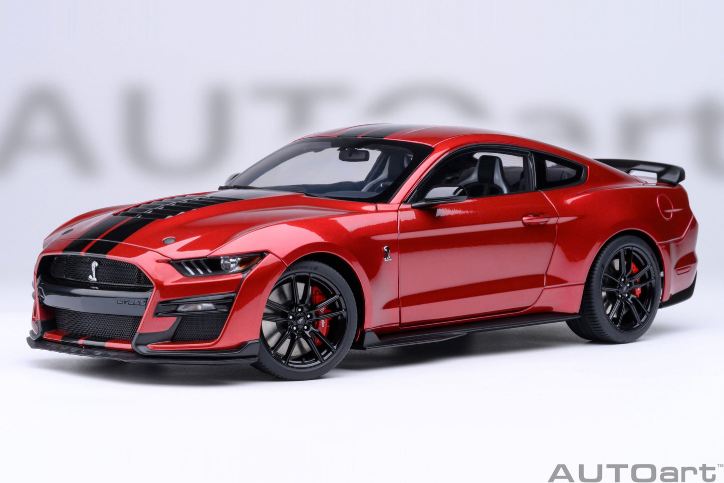 Model car Ford Mustang Shelby GT500 (Rapid Red) 1:18 AutoArt