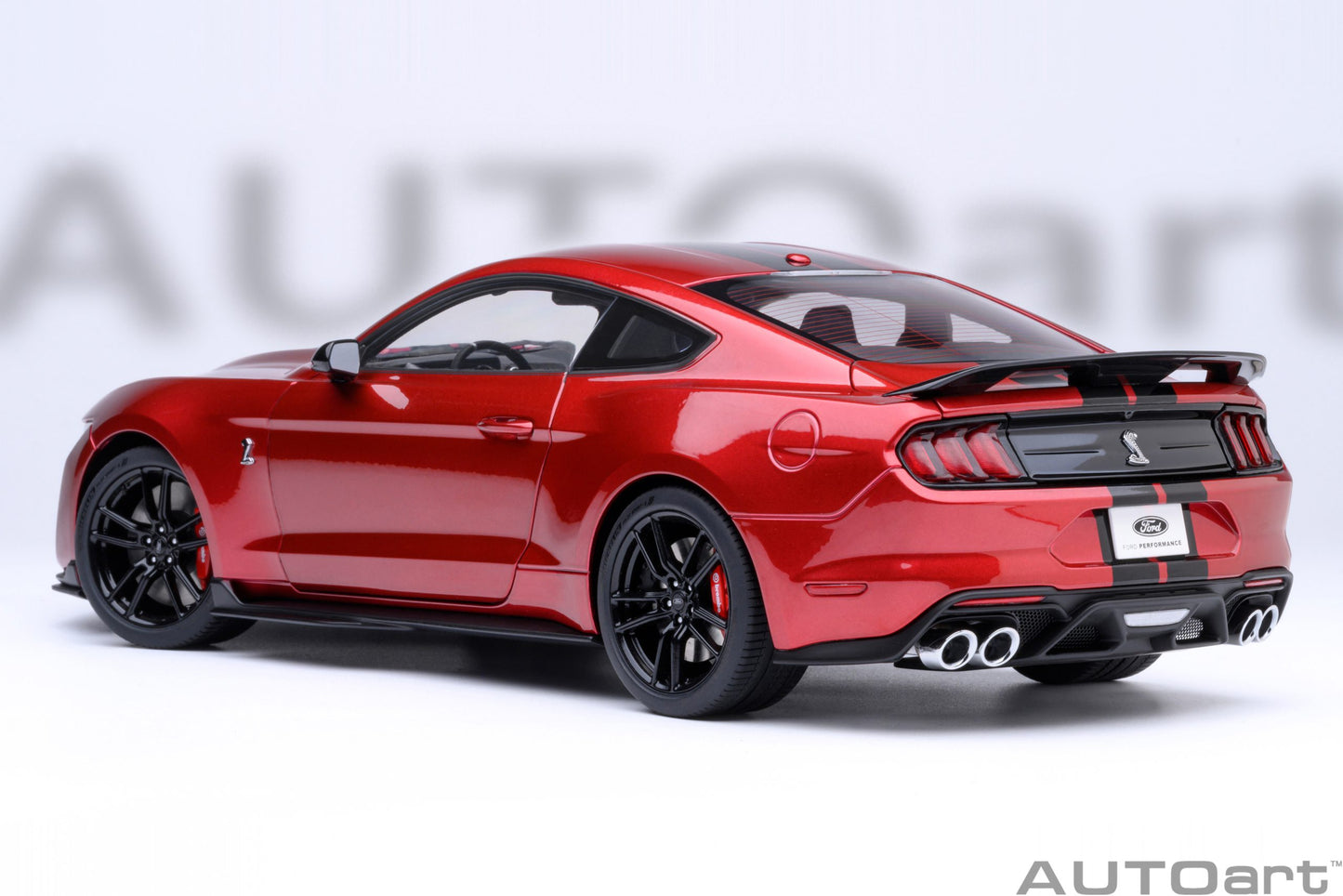 Model car Ford Mustang Shelby GT500 (Rapid Red) 1:18 AutoArt