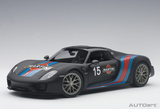 Macheta auto Porsche 918 Spyder Weissach Package (2013) 1:18 AutoArt