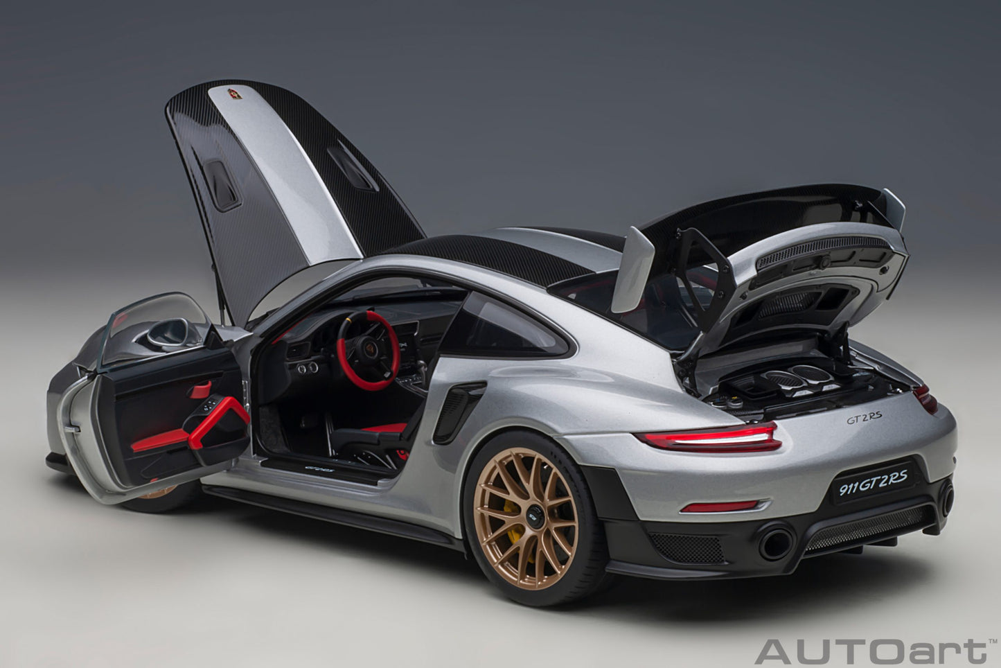 Macheta auto Porsche 911 (991.2) GT2RS Weissach Package (2017) 1:18 AutoArt