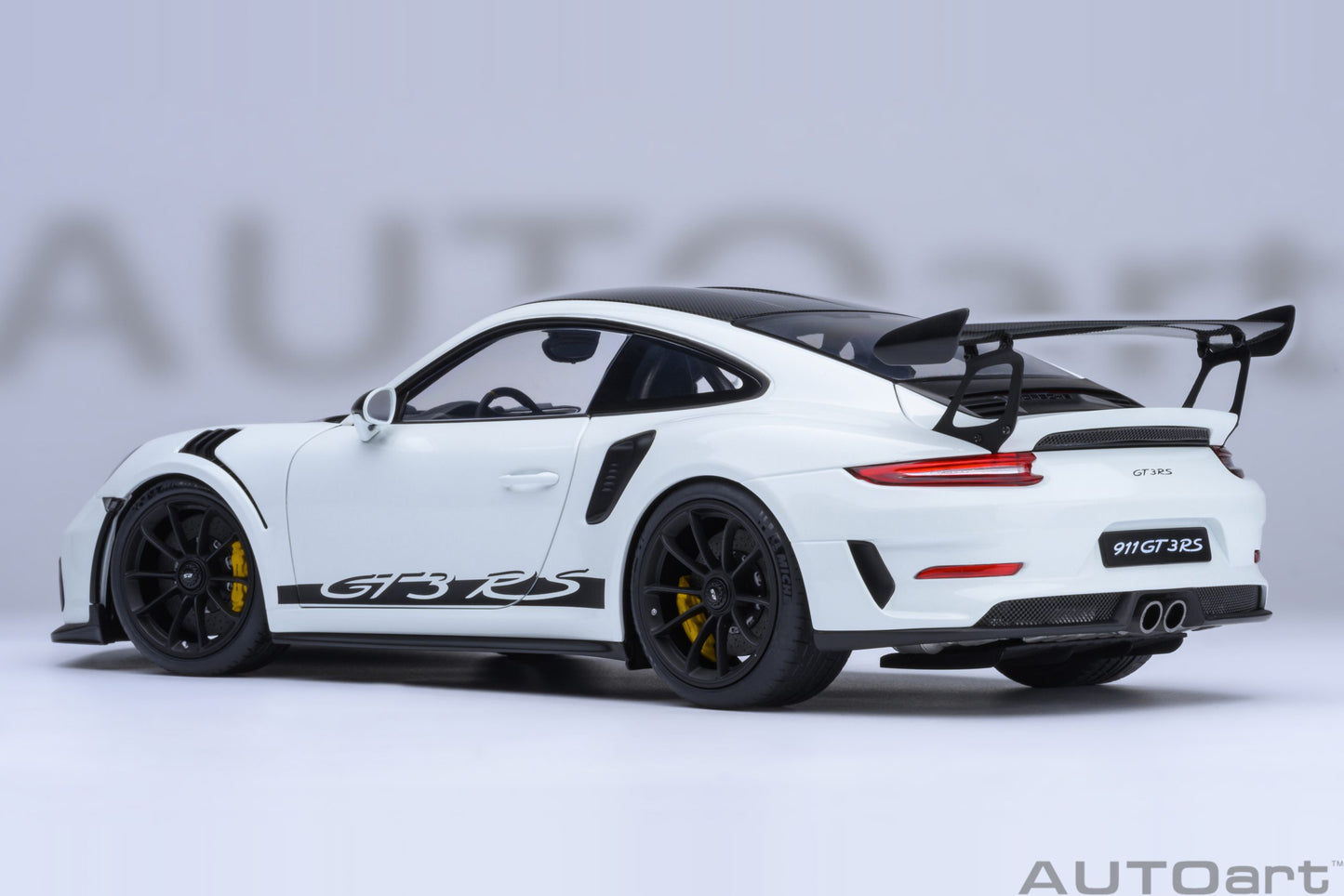 Macheta auto Porsche 911 (991.2) GT3 RS Weissach Package alb 1:18 AutoArt
