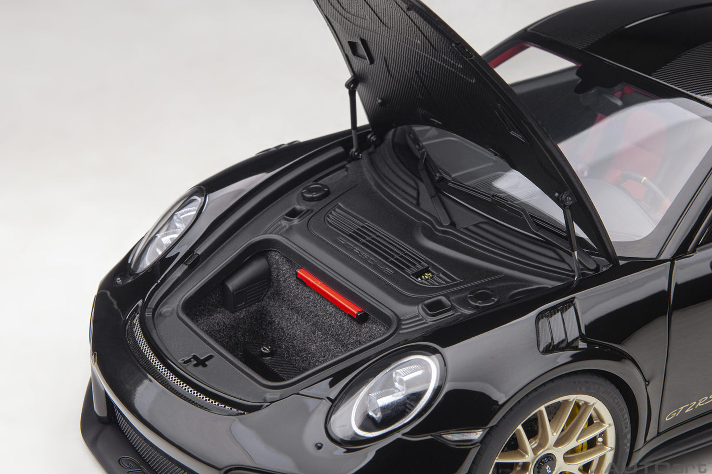 Macheta auto Porsche 911 (991.2) GT2RS Weissach Package (2017) 1:18 AutoArt