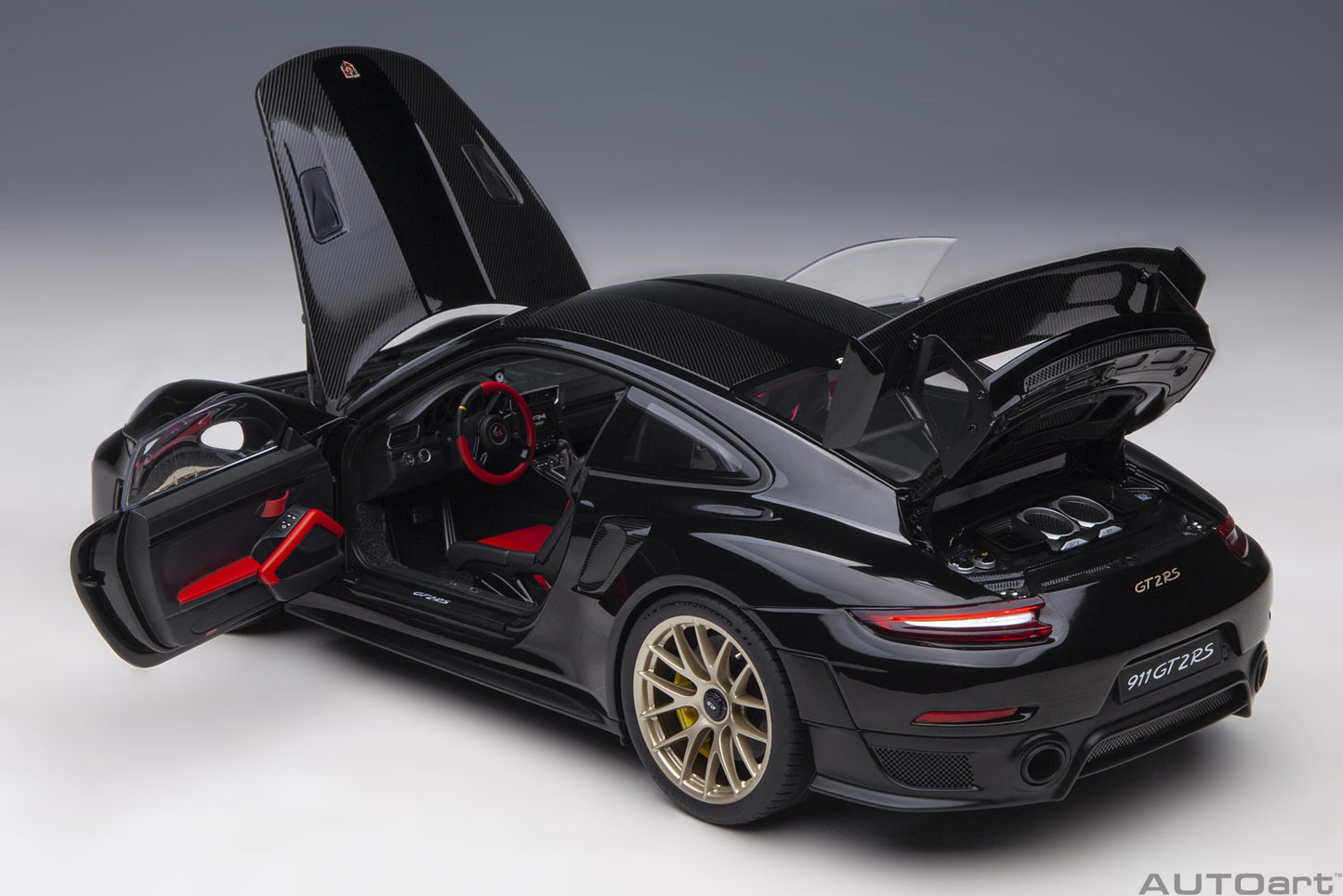 Macheta auto Porsche 911 (991.2) GT2RS Weissach Package (2017) 1:18 AutoArt