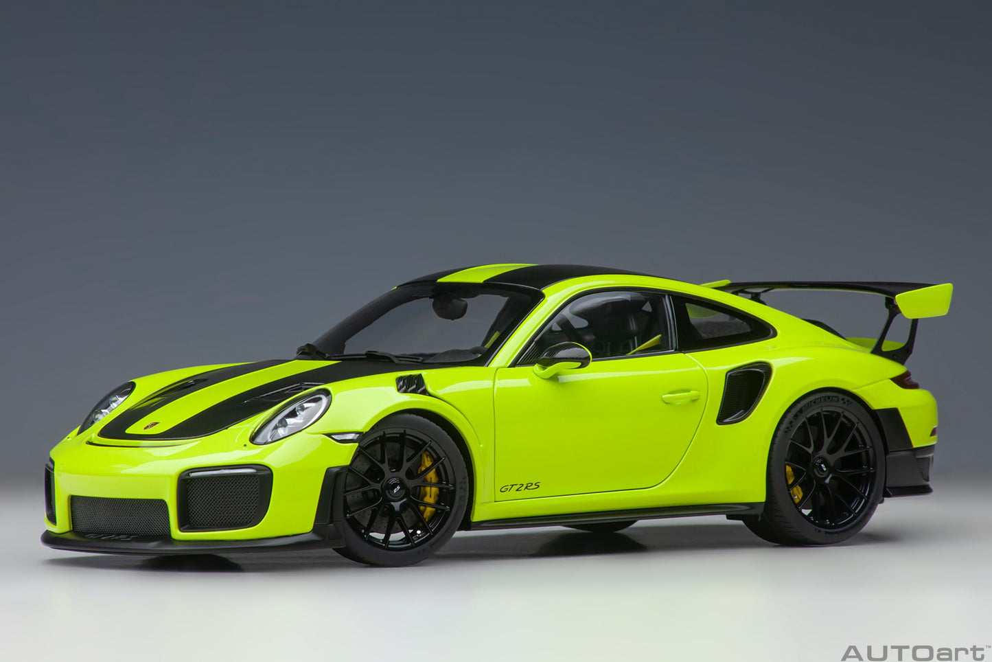 Macheta auto Porsche 911 (991.2) GT2RS Weissach Package (2017) 1:18 AutoArt