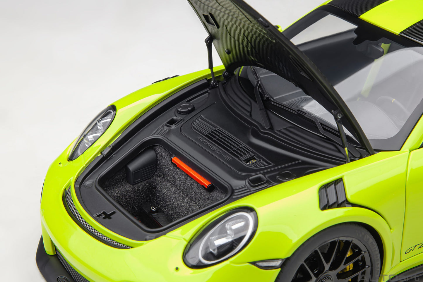 Macheta auto Porsche 911 (991.2) GT2RS Weissach Package (2017) 1:18 AutoArt