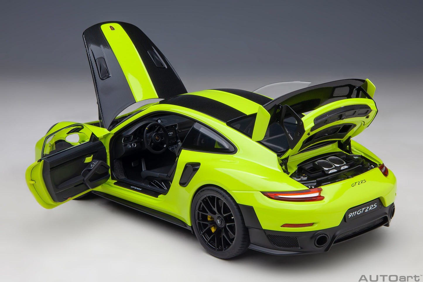 Macheta auto Porsche 911 (991.2) GT2RS Weissach Package (2017) 1:18 AutoArt