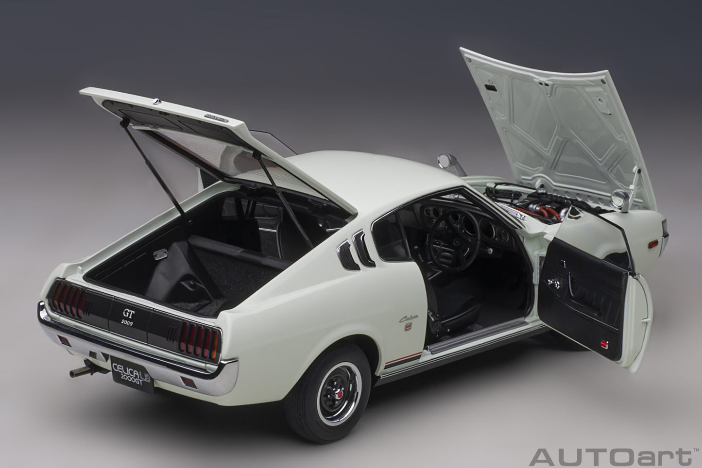 Macheta auto Toyota Celica Liftback 2000GT (RA25) (1973) 1:18 AutoArt