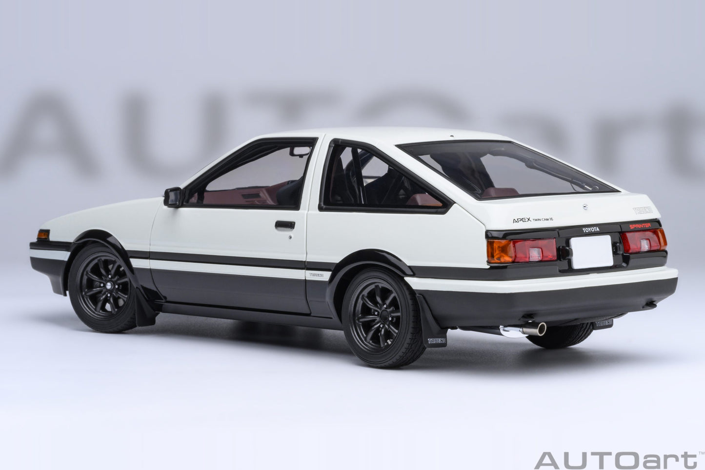*Precomanda Macheta auto Toyota Sprinter Trueno (AE86) “Project D” Final version 30th ann 1:18 AutoArt