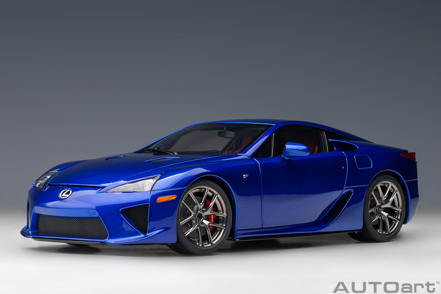 Macheta auto Lexus LFA (2010) 1:18 AutoArt