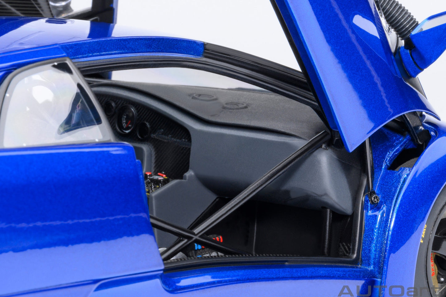 *Pre-order Lamborghini Diablo GTR (Monterey Blue) 1:18 AutoArt model car