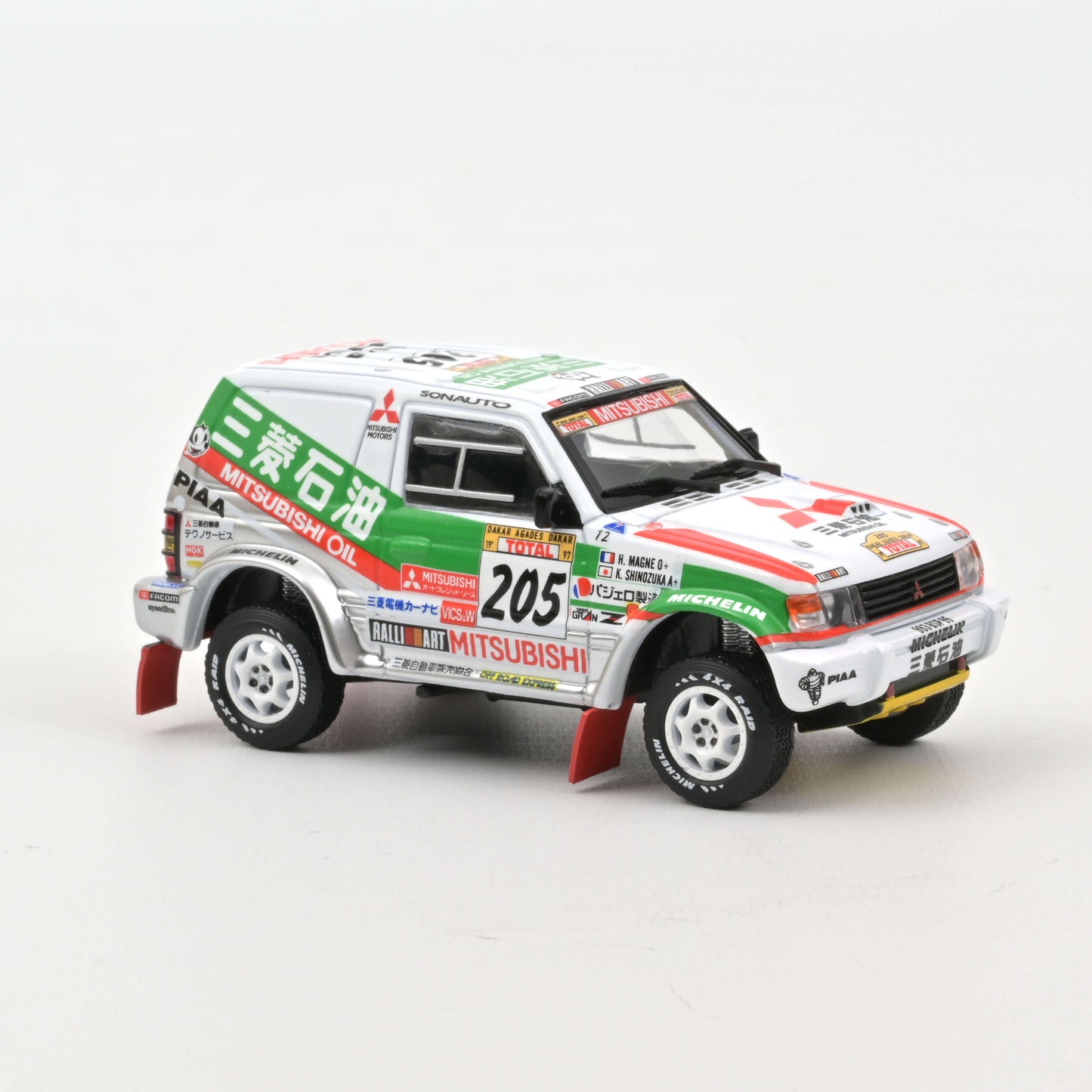 Macheta auto Mitsubishi Pajero 1997 Dakar Rally Winner #205 K.Shinozuka 1:43 Norev