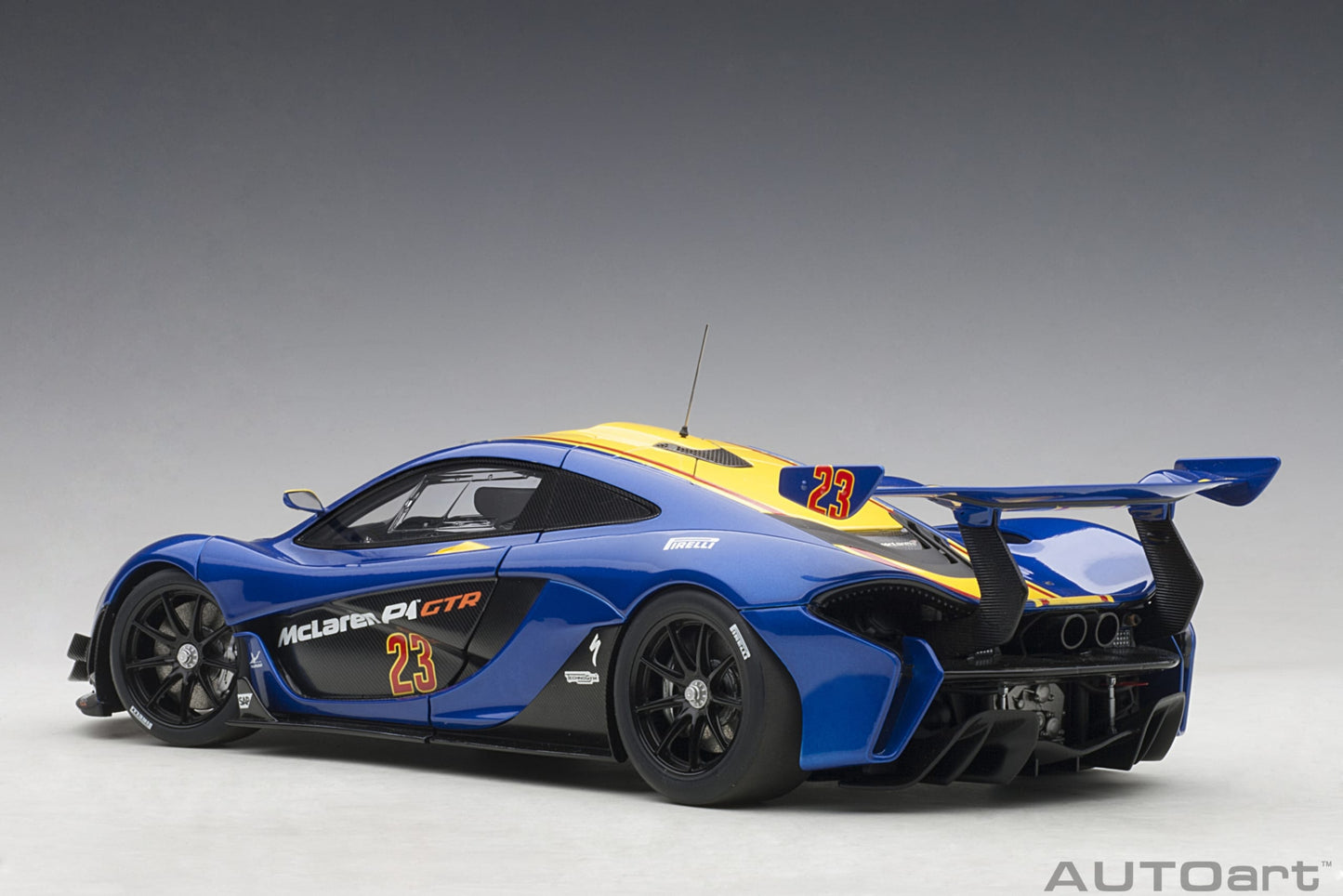 Macheta auto McLaren P1 GTR  (2013) 1:18 AutoArt