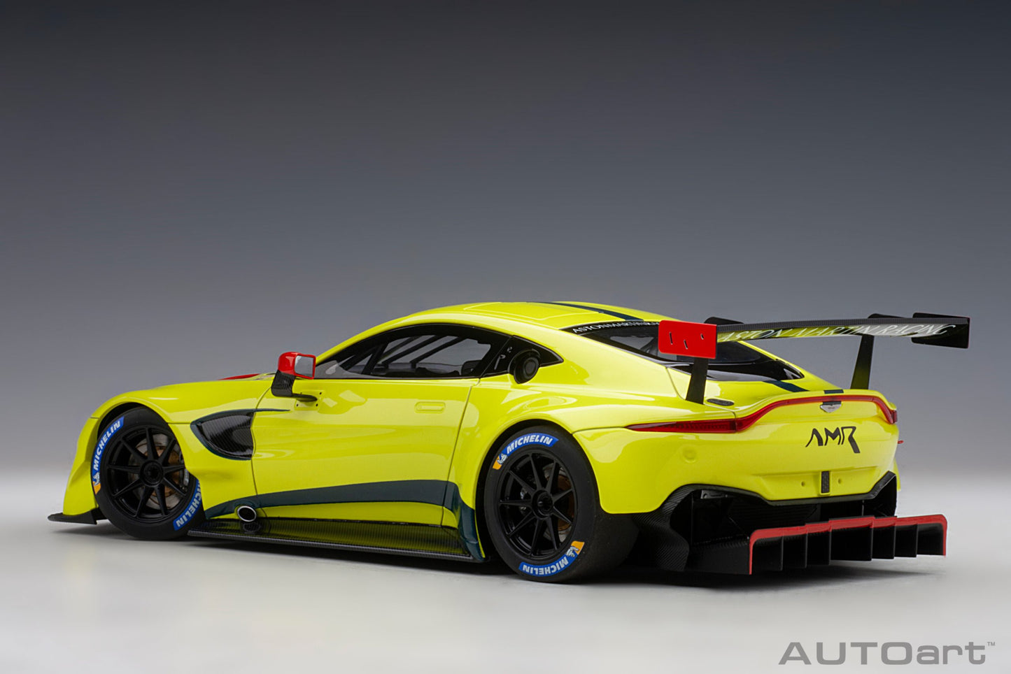 Macheta auto Aston Martin Vantage GTE Presentation Car 1:18 AutoArt