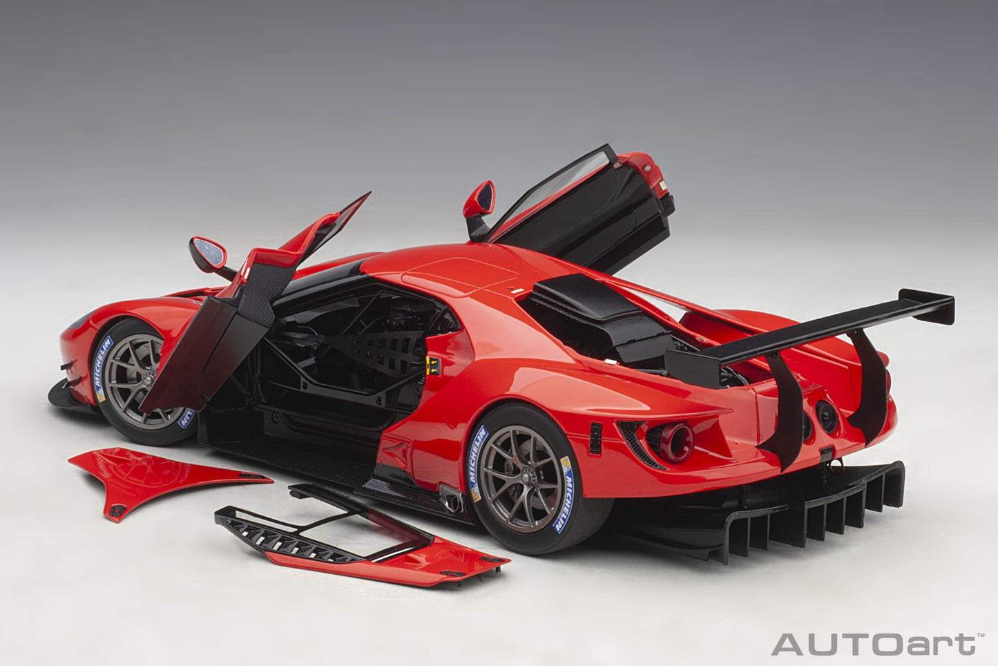 Macheta auto Ford GT GTE Plain Body Version  1:18 AutoArt