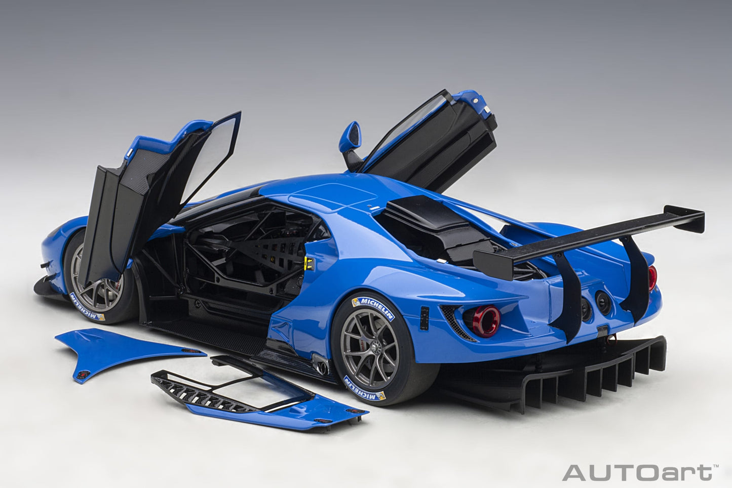 Macheta auto Ford GT GTE Plain Body Version  1:18 AutoArt