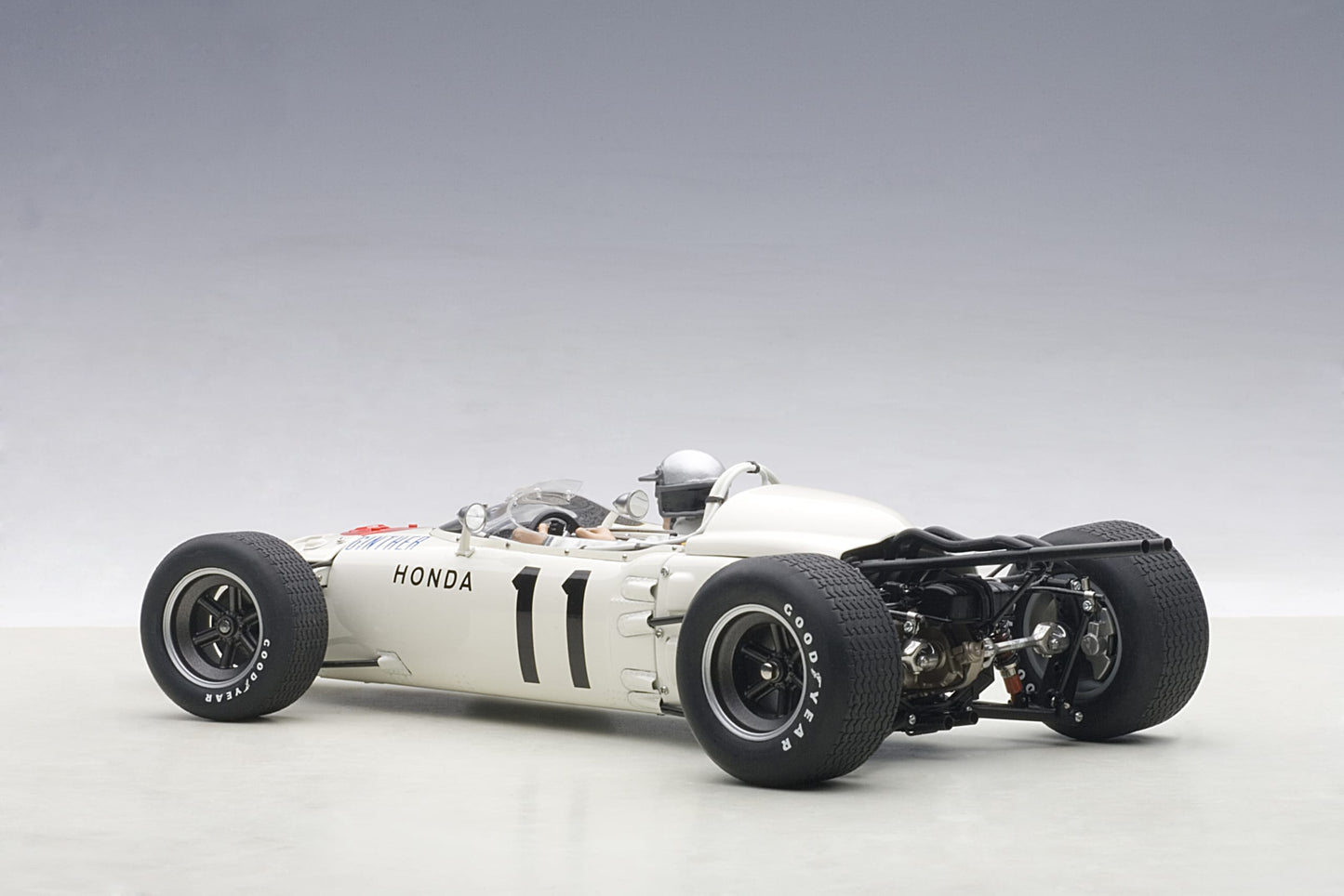 Macheta auto Honda RA272 F1 Grand Prix Mexico 1965 #11 (with driver figurine) 1:18 AutoArt