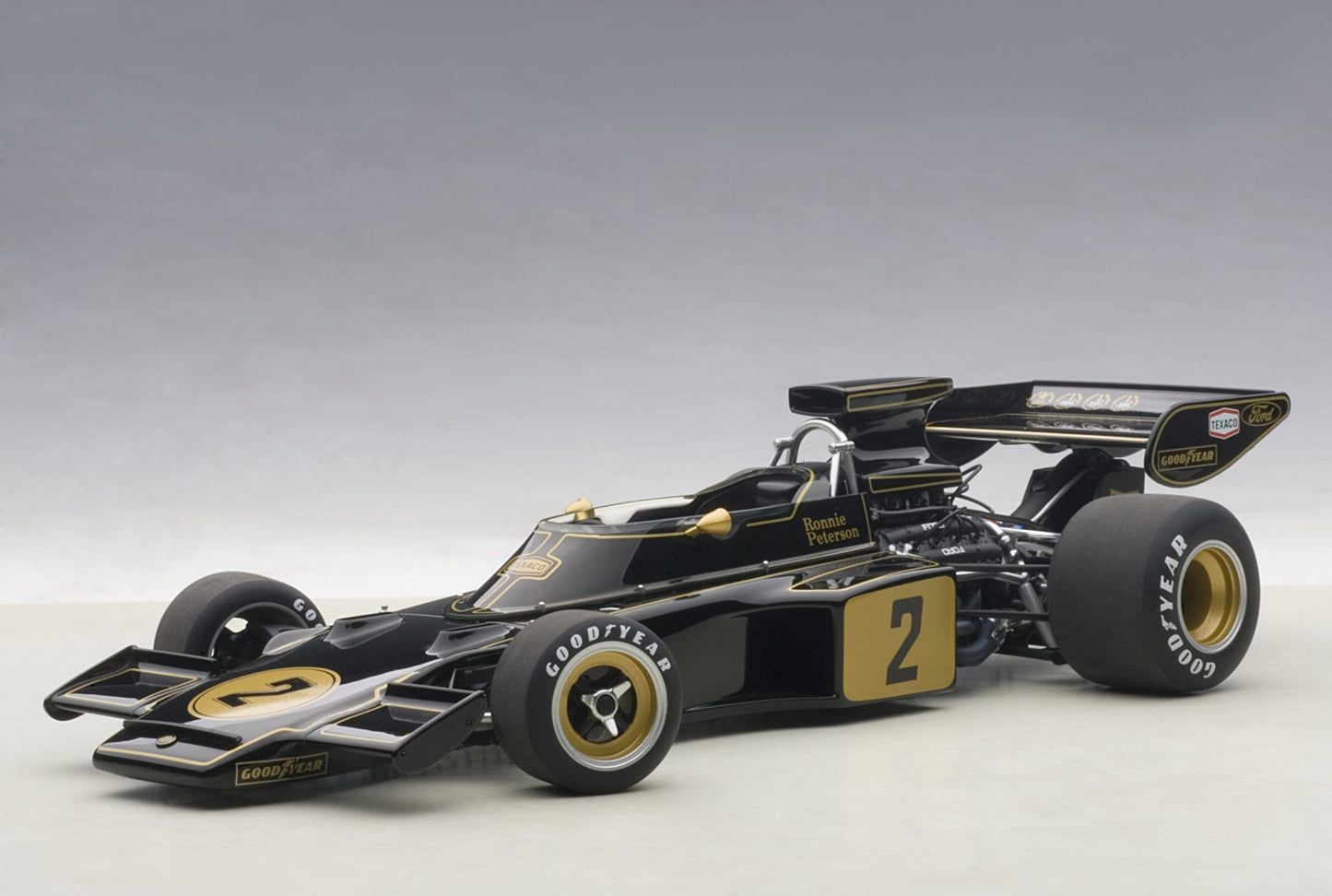 Macheta autoLotus 72E F1 1973 #2 R.Peterson 1:18 AutoArt