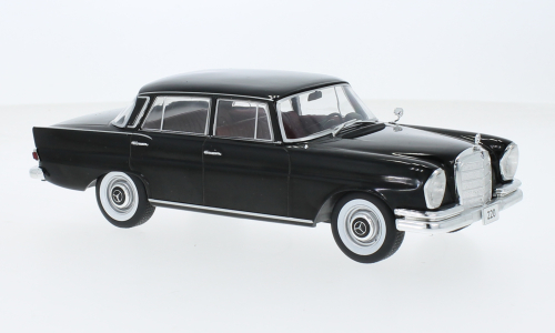 Macheta auto Mercedes 220 (W111)  (1959) 1:24 WhiteBox