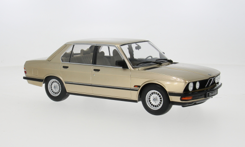 Macheta auto BMW 520i (E28), gold, 1987 1:18 IXO
