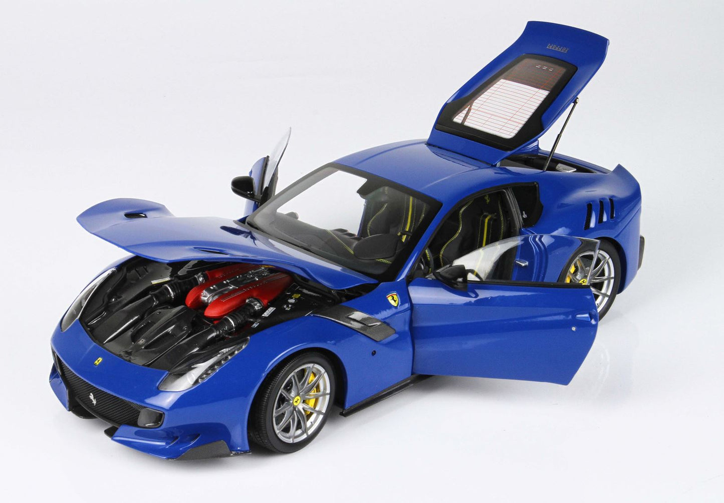 Macheta auto Ferrari F12 TDF (2016) 1:18 BBR