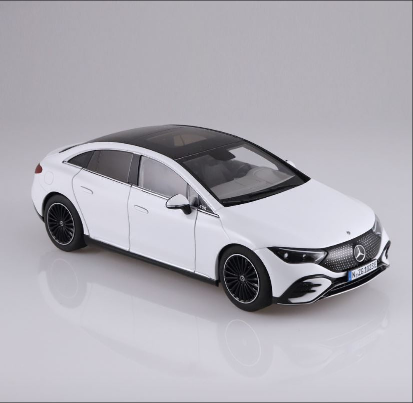 Macheta auto Mercedes-EQ EQE (V295) (2022) 1:18 NZG