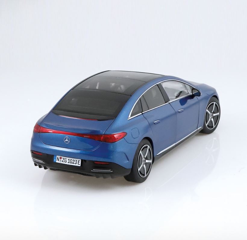 Macheta auto Mercedes-EQ EQE (V295) (2022) 1:18 NZG