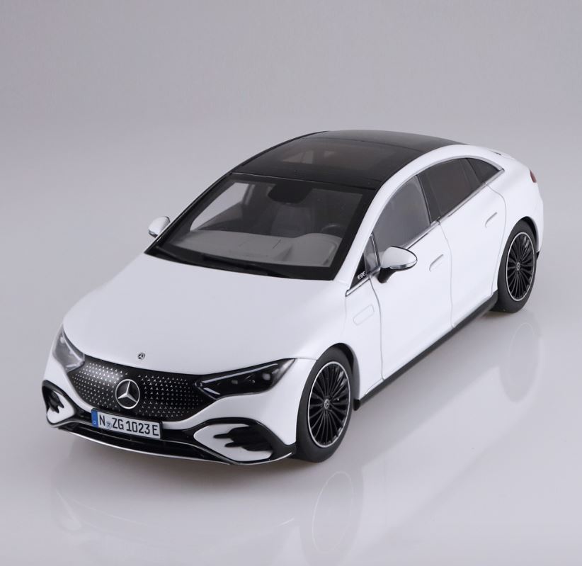 Macheta auto Mercedes-EQ EQE (V295) (2022) 1:18 NZG