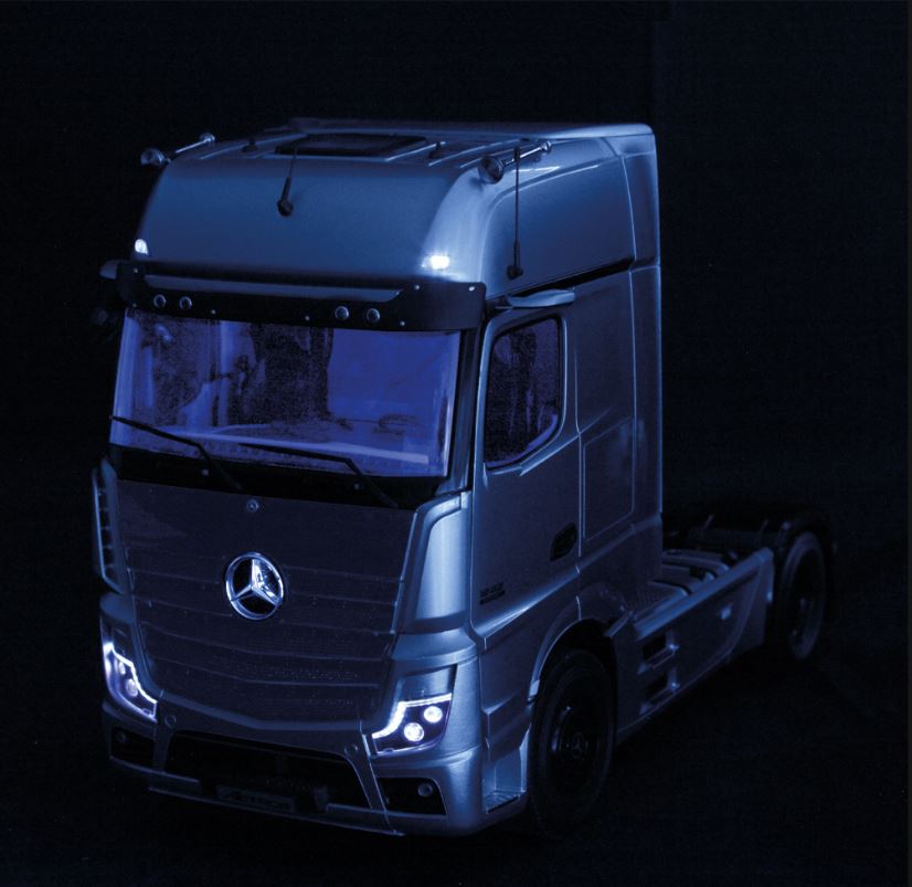 Macheta auto Mercedes-Benz Actros GigaSpace 4x2 (2018) 1:18 NZG