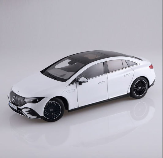 Macheta auto Mercedes-EQ EQE (V295) (2022) 1:18 NZG