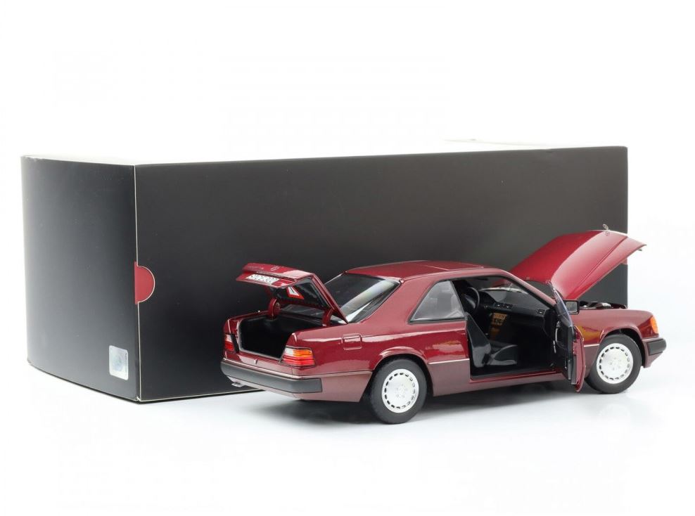 Macheta auto Mercedes 300 CE-24 (C124) (1988) 1:18 Norev Dealer Edition