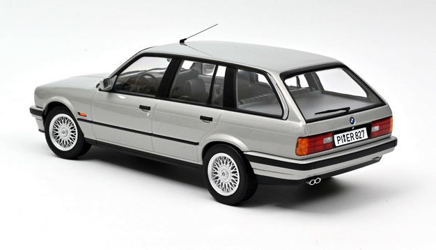 Macheta auto BMW 325i Touring (1990) 1:18 Norev