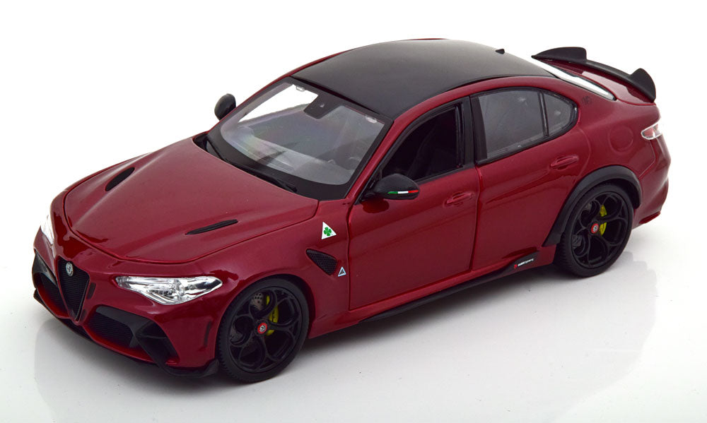 Macheta auto Alfa Romeo Giulia GTA (2020) 1:18 Bburago