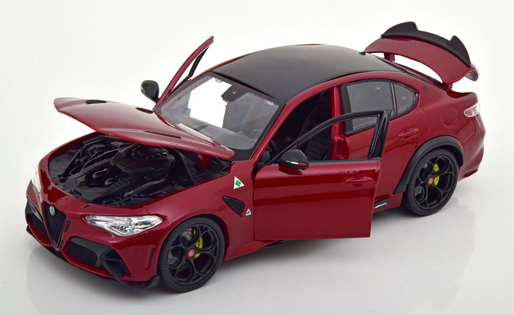 Macheta auto Alfa Romeo Giulia GTA (2020) 1:18 Bburago