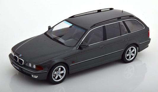 Macheta auto BMW 520i E39 Touring (1997) 1:18 KK-Scale