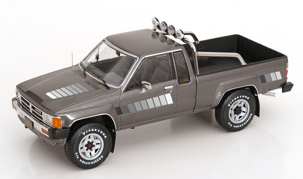 Macheta auto Toyota Truck Xtra Cab 4x4 (Hilux) 1985 1:18 KK-Scale