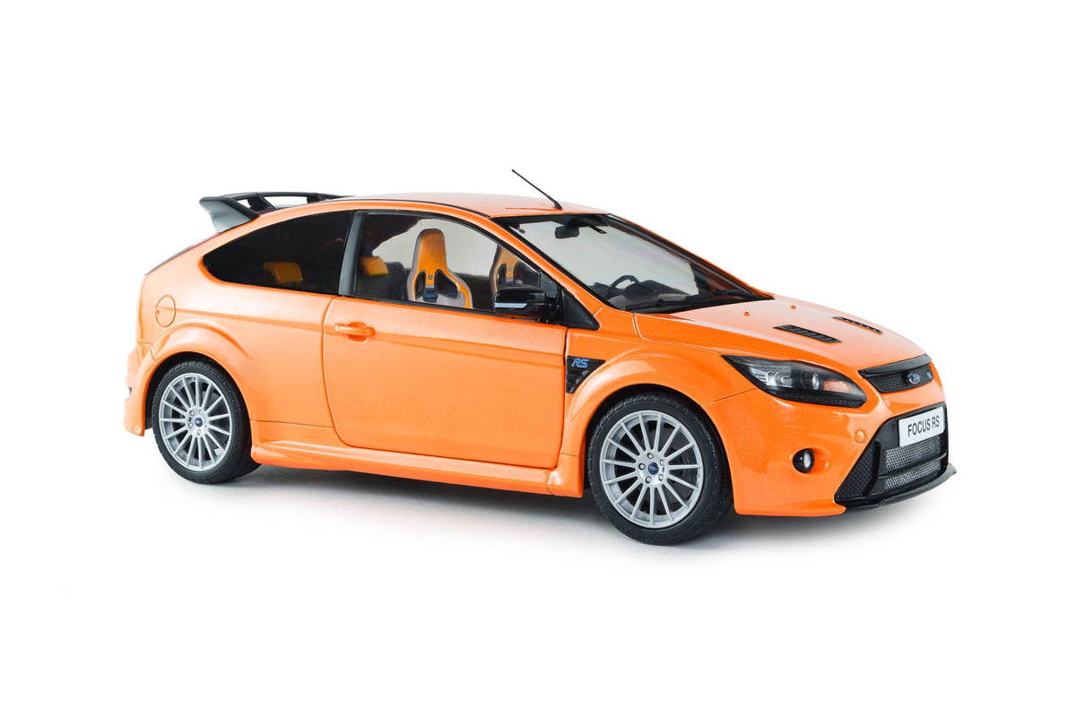 *Precomanda  Macheta auto Ford Focus RS MK2 Pack RS 2009 1:18 Solido