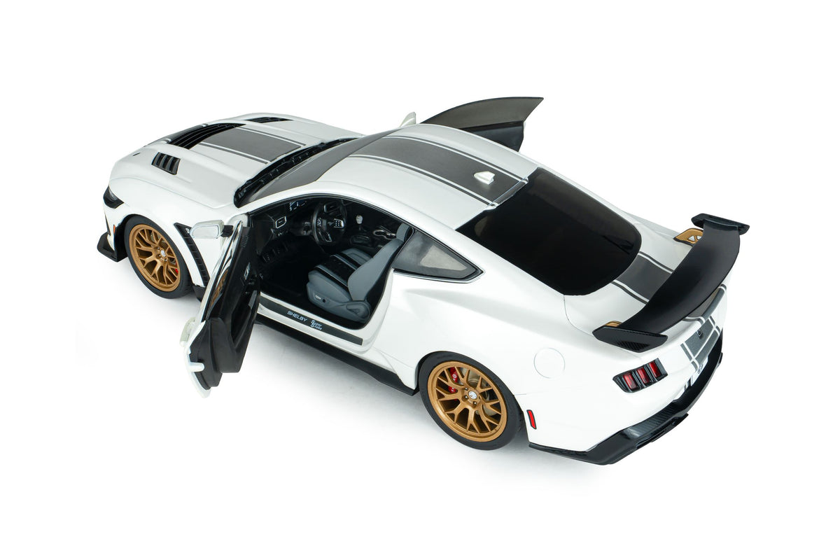 *Precomanda  Macheta auto Shelby/Ford Mustang Super Snake 2025  1:18 Solido