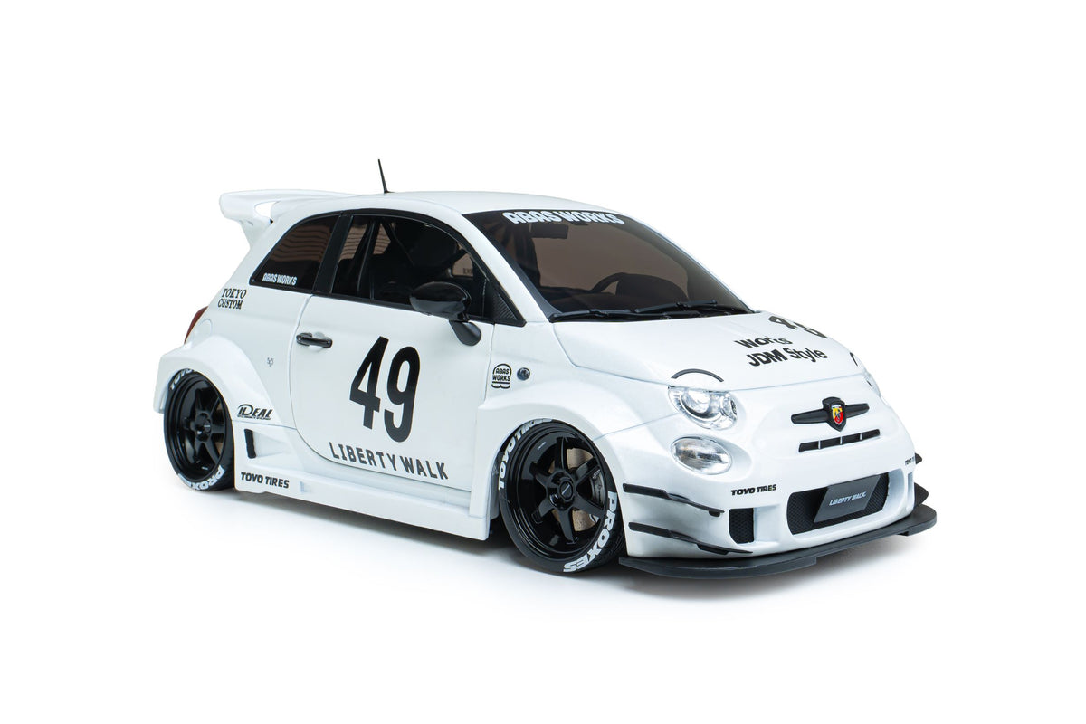 *Precomanda  Macheta auto FIAT 500 Abarth Liberty Walk Body KIT 2025 1:18 Solido