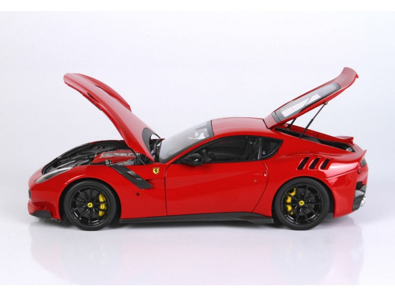 Macheta auto Ferrari F12 TDF (2016) 1:18 BBR