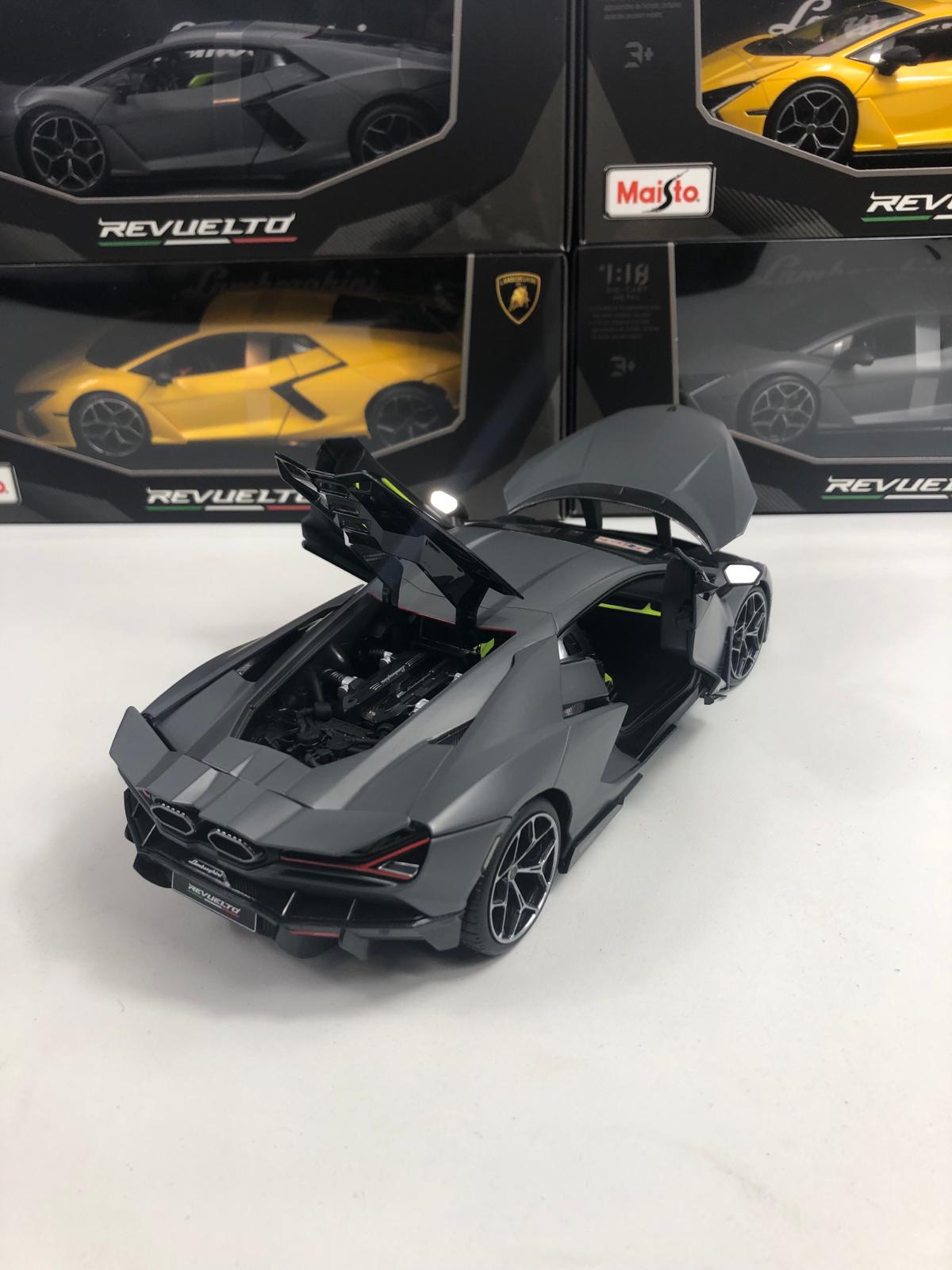 Macheta auto Lamborghini Revuelto (2023) 1:18 Maisto