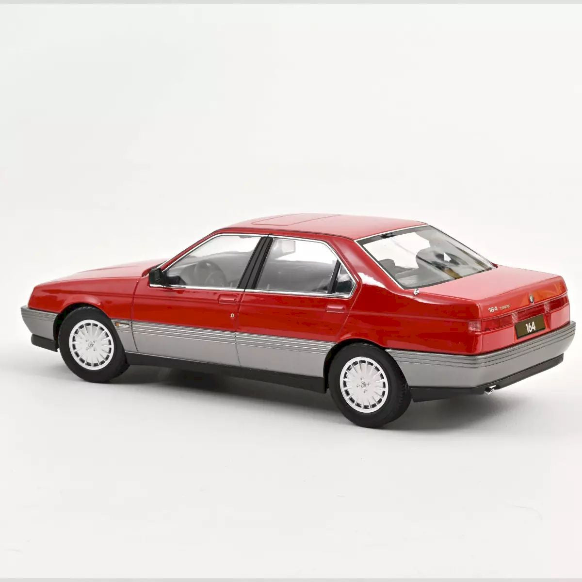 Macheta auto Alfa Romeo 164 1991 1:18 Norev