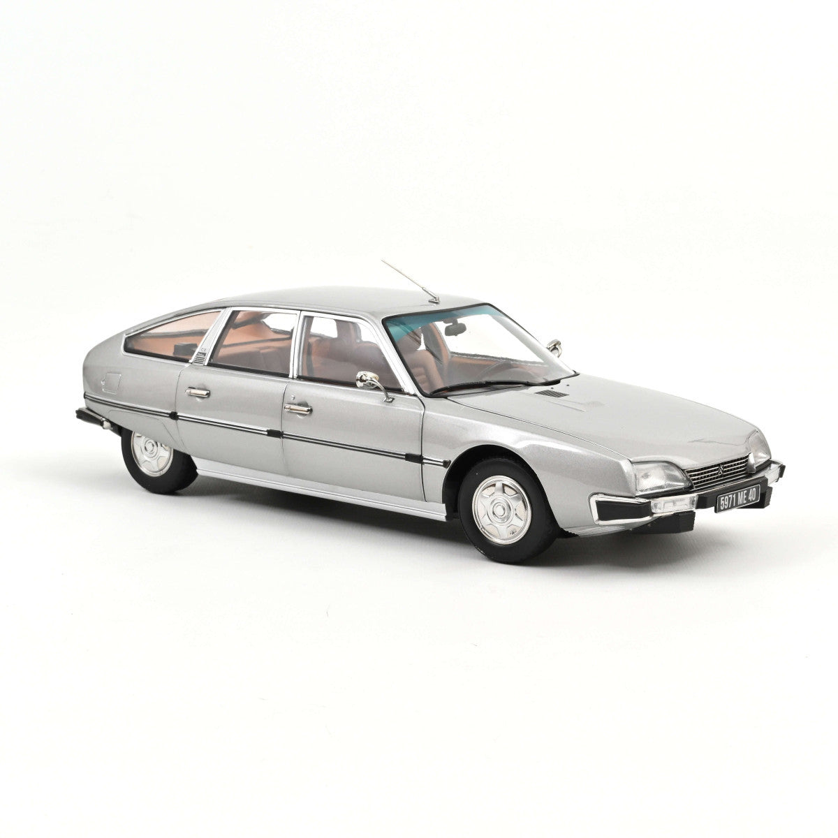 Model car Citroen CX 2200 Pallas, Largentiere Grey, 1976 1:18 Norev
