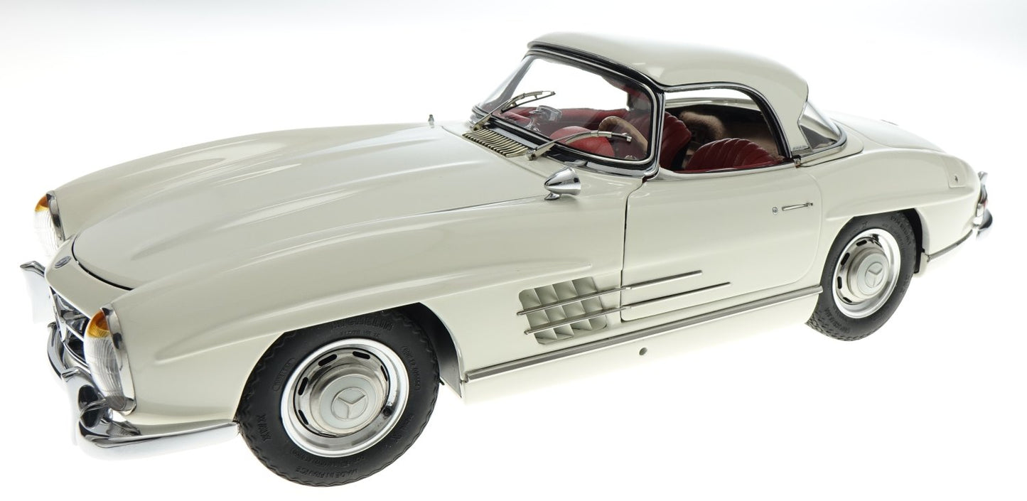 Macheta auto Mercedes-Benz 300 SL, W198, Hardtop, white 1:18 CMC