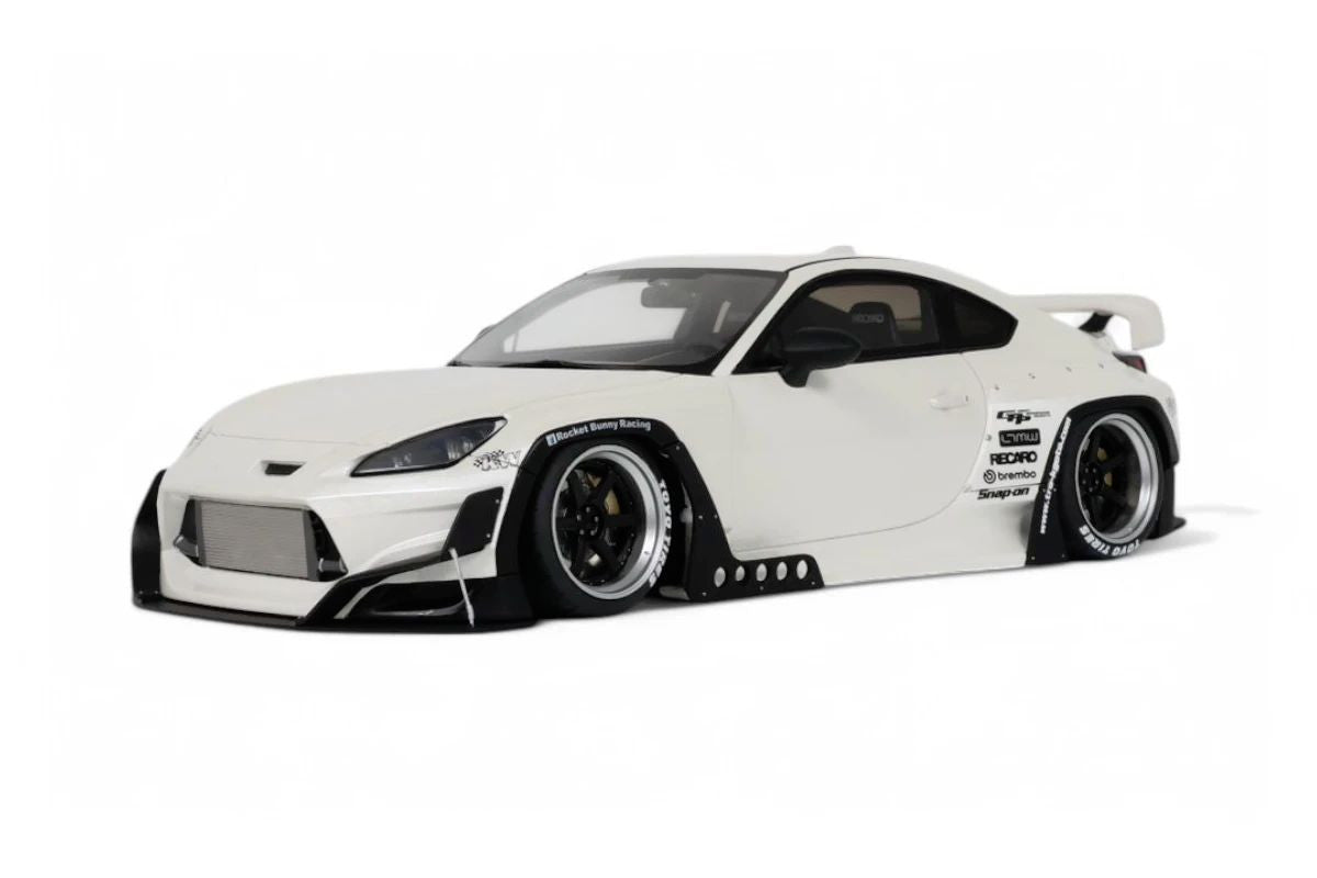 Toyota GR86 Pandem Crystal White, 2023 1:18 GT Spirit model car