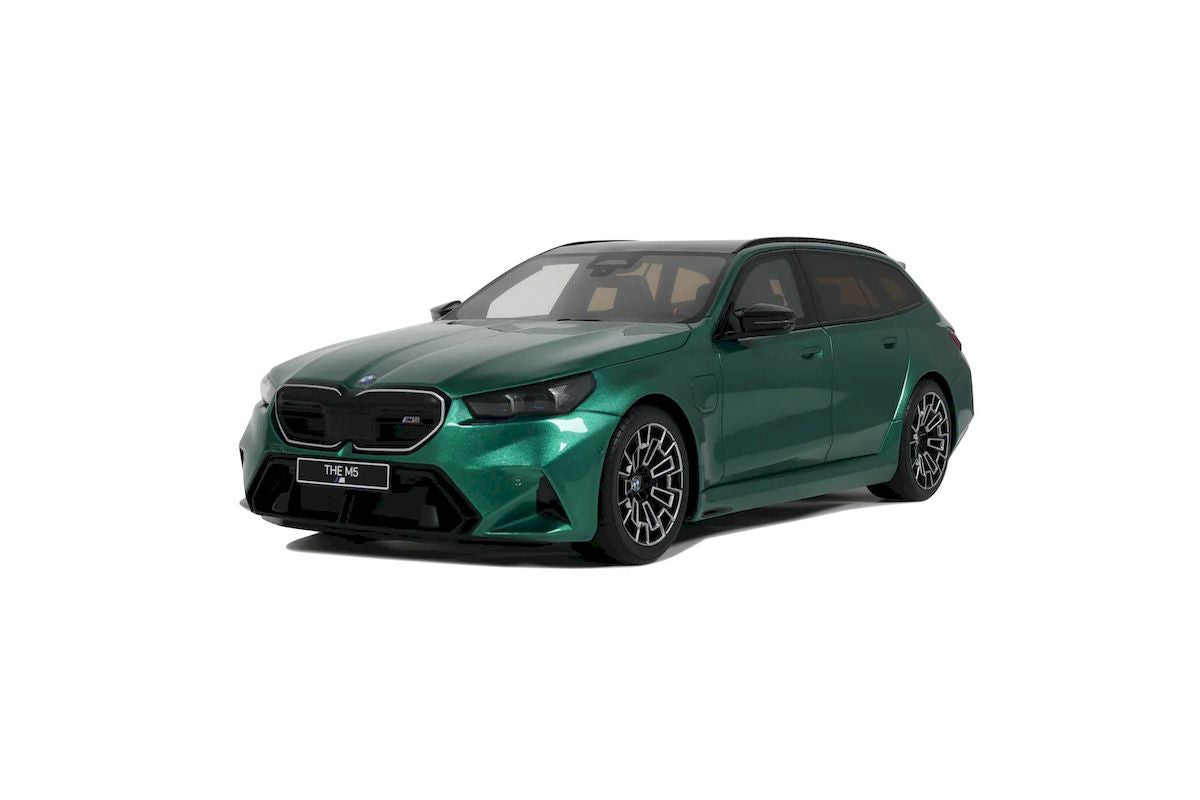 Model car BMW M5 Touring (G99), Isle of Man Green, 2024 1:18 GT Spirit