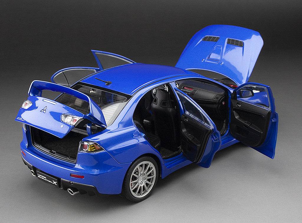 Macheta auto Mitsubishi Lancer Evolution X 1:18 SunStar