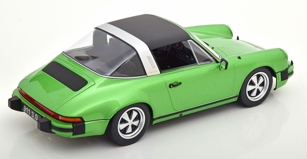 Macheta auto Porsche 911 Carrera 3.0 Targa (1977) 1:18 KK-Scale